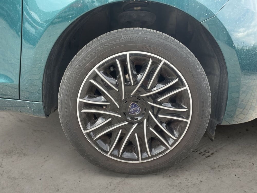 Lancia Ypsilon usata a Firenze (16)