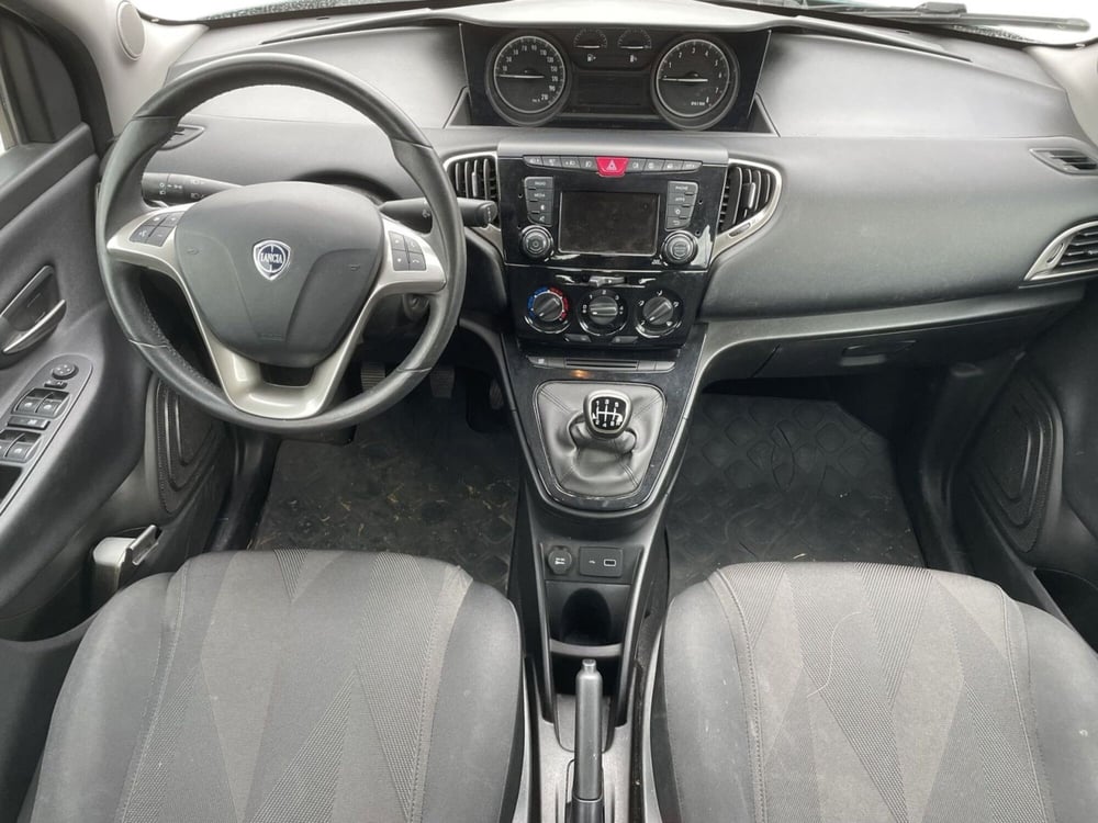 Lancia Ypsilon usata a Firenze (9)