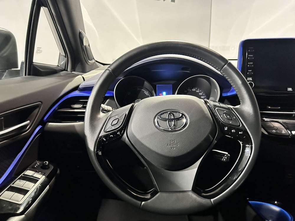 Toyota Toyota C-HR usata a Milano (10)