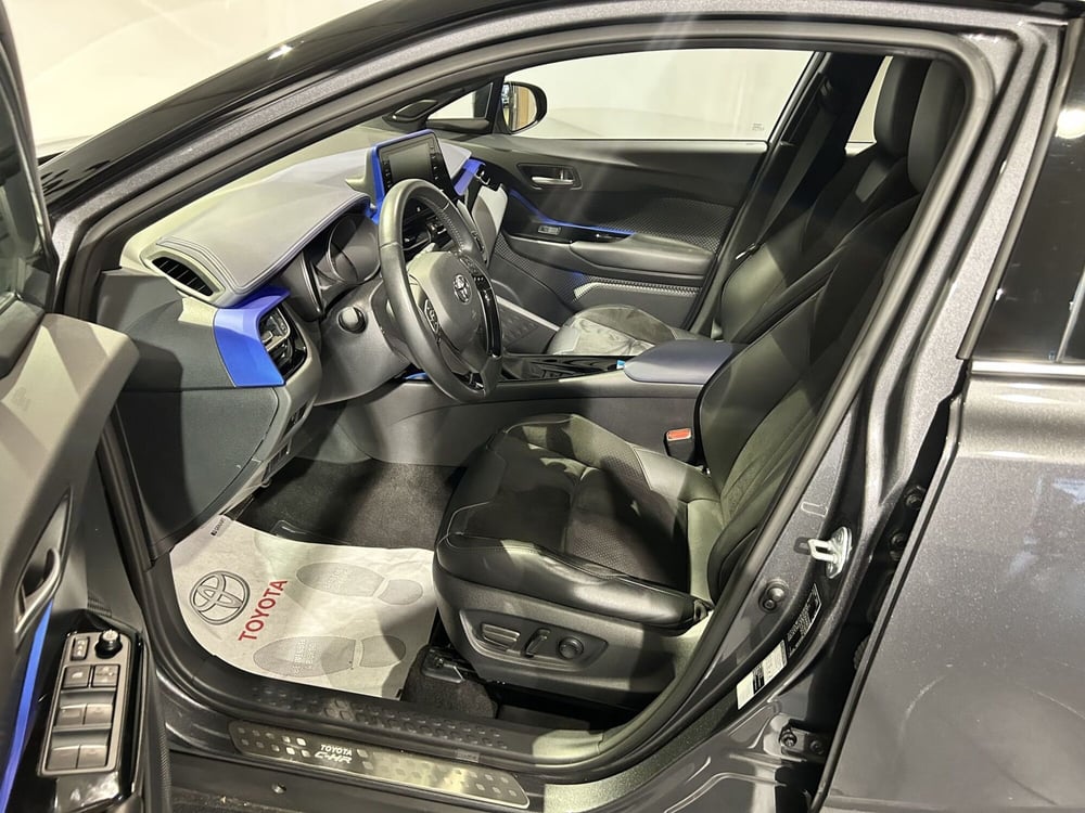 Toyota Toyota C-HR usata a Milano (12)