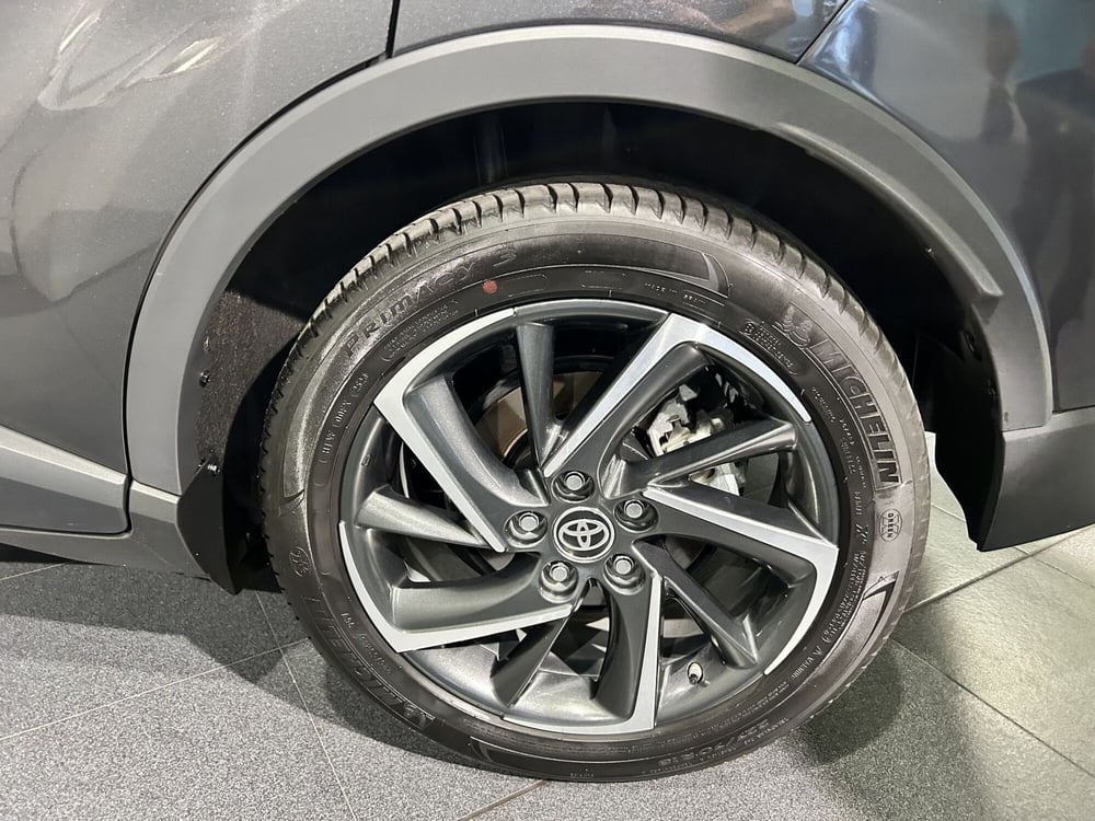 Toyota Toyota C-HR usata a Milano (15)
