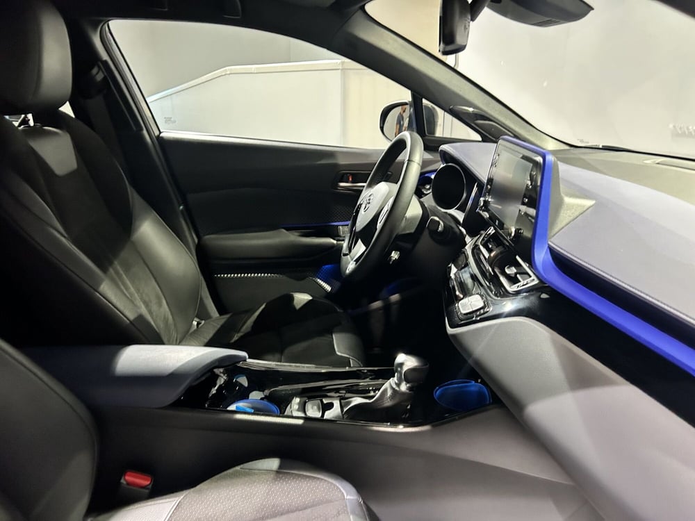 Toyota Toyota C-HR usata a Milano (7)