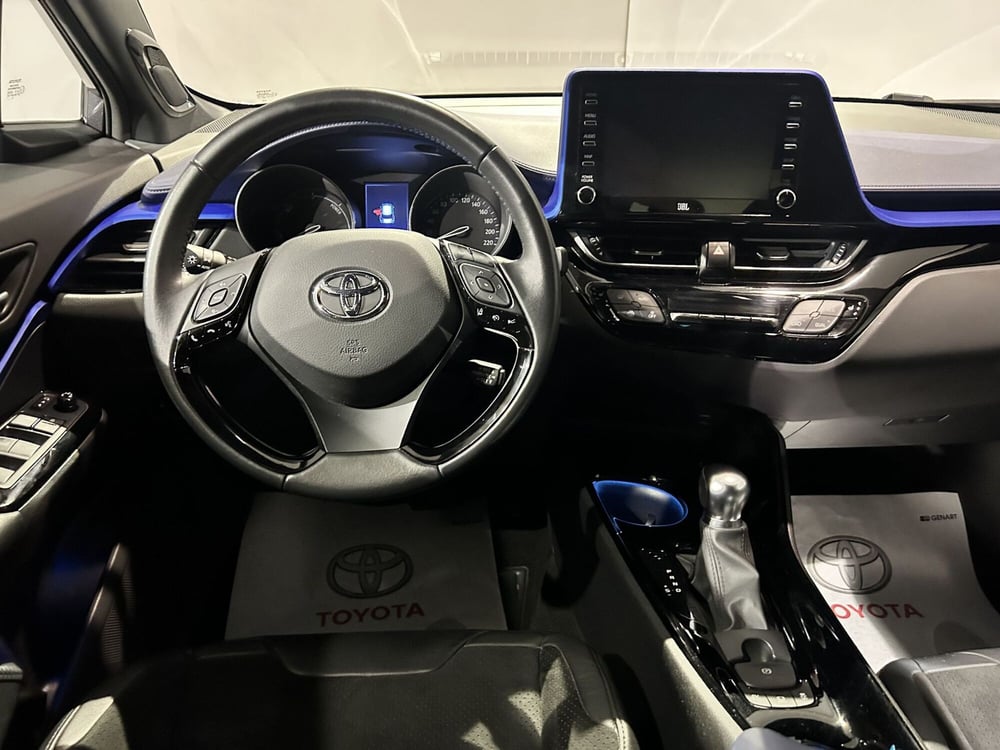 Toyota Toyota C-HR usata a Milano (9)