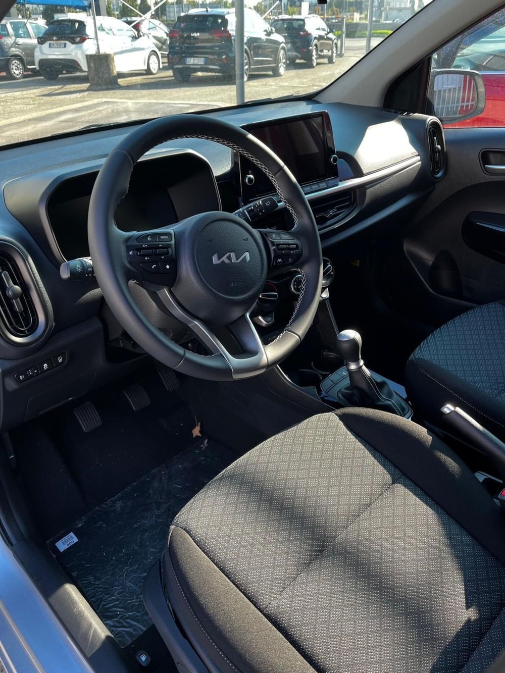 Kia Picanto nuova a Cremona (7)