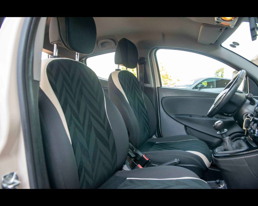 Lancia Ypsilon usata a Treviso (12)
