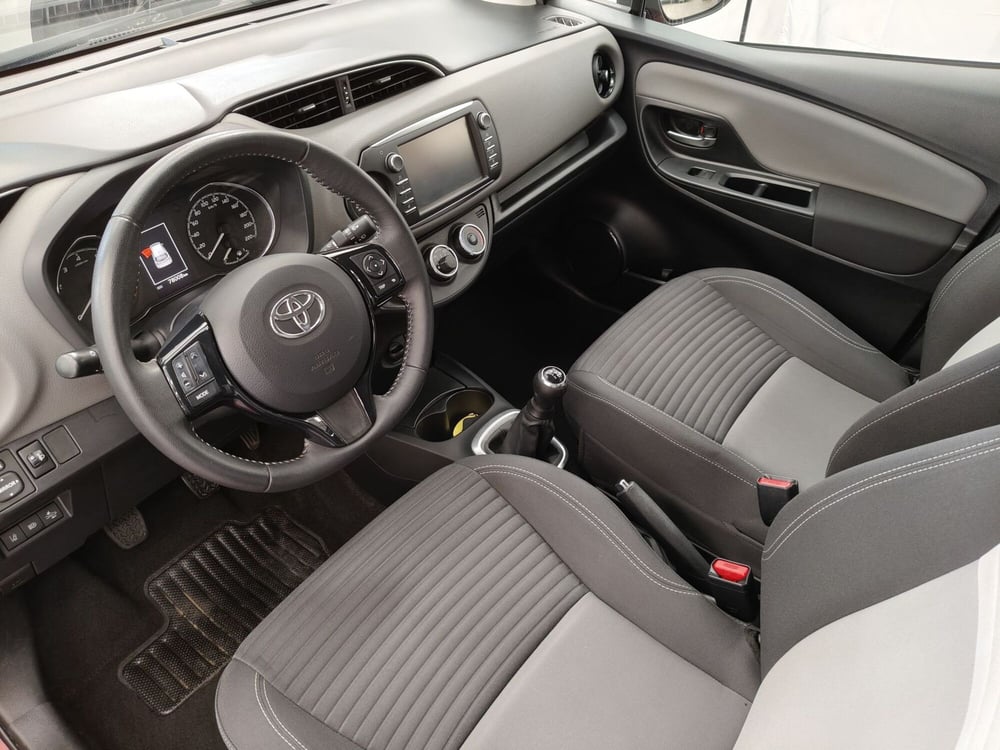 Toyota Yaris usata a Roma (12)