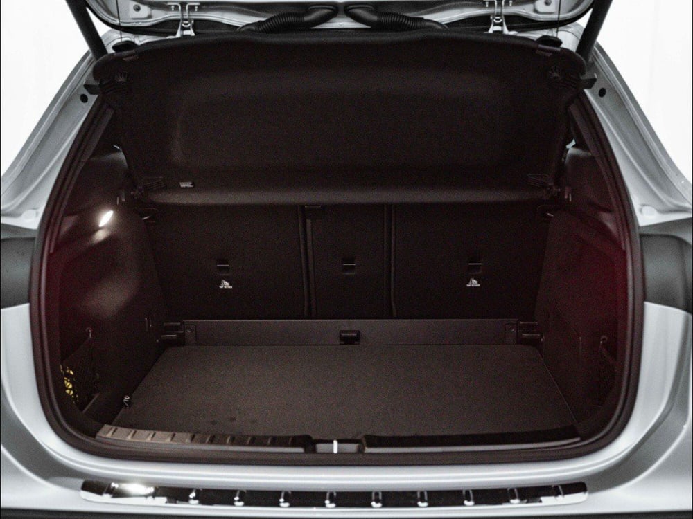 Mercedes-Benz GLA SUV nuova a Macerata (10)