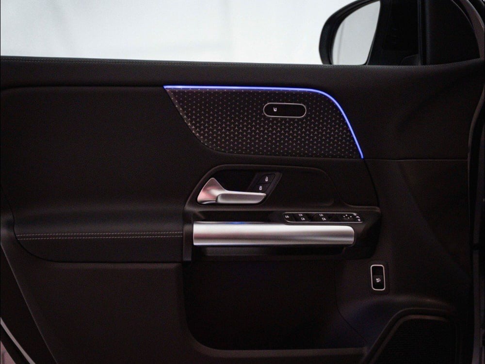 Mercedes-Benz GLA SUV nuova a Macerata (12)