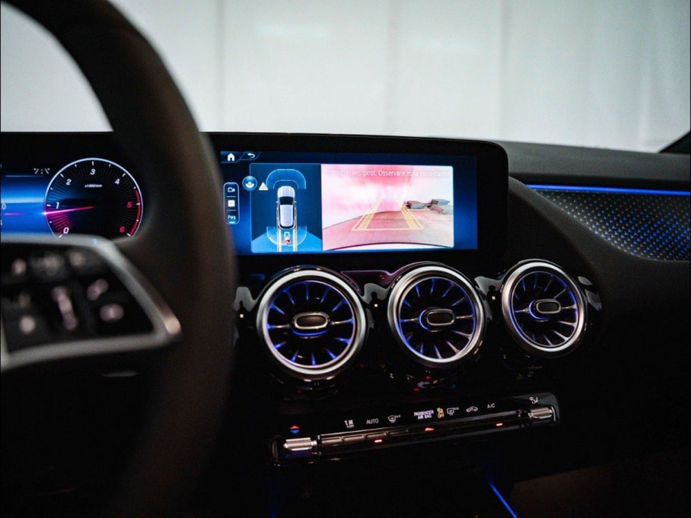 Mercedes-Benz GLA SUV nuova a Macerata (14)