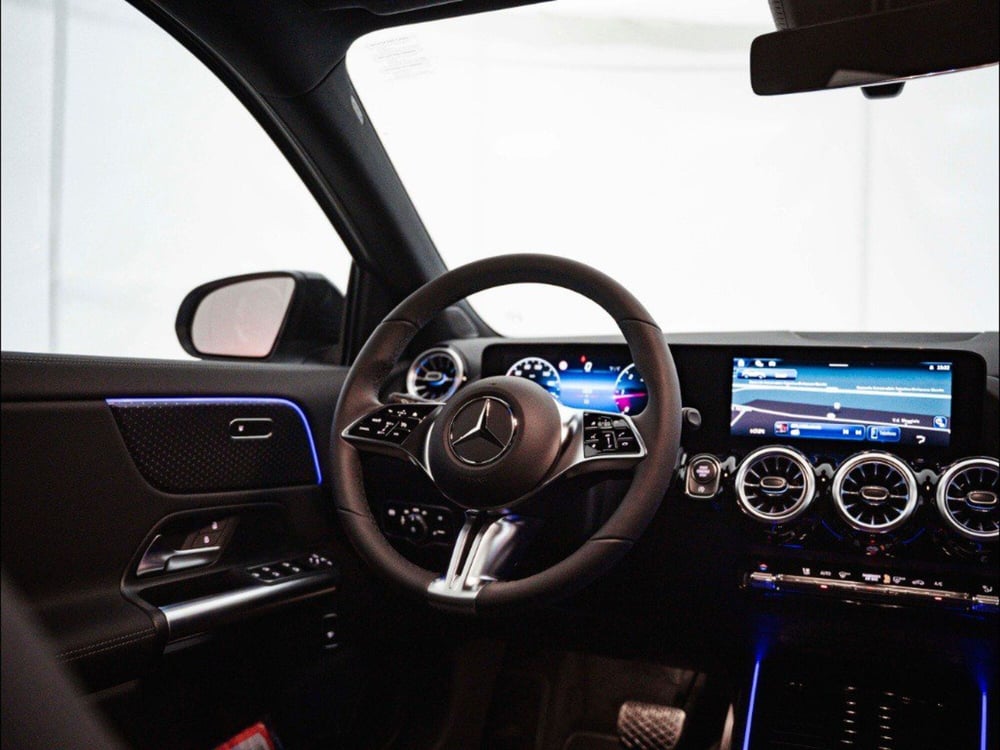 Mercedes-Benz GLA SUV nuova a Macerata (19)