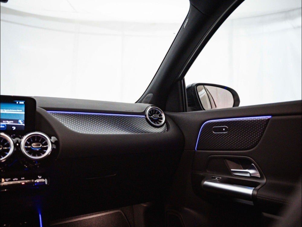 Mercedes-Benz GLA SUV nuova a Macerata (20)