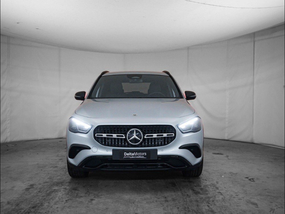 Mercedes-Benz GLA SUV nuova a Macerata (5)