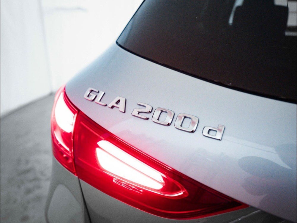 Mercedes-Benz GLA SUV nuova a Macerata (9)