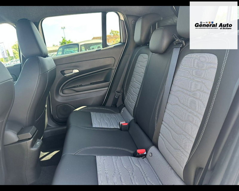 Jeep Avenger nuova a Lucca (14)