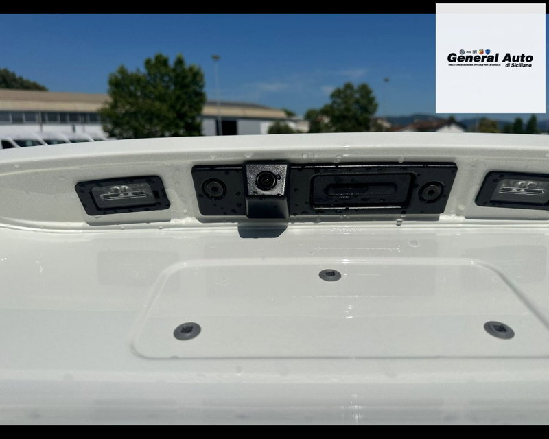 Jeep Avenger nuova a Lucca (8)