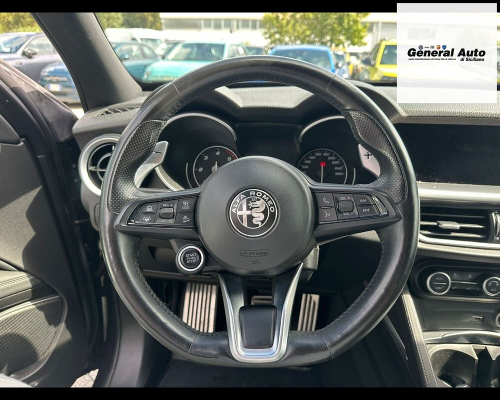 Alfa Romeo Stelvio usata a Lucca (13)