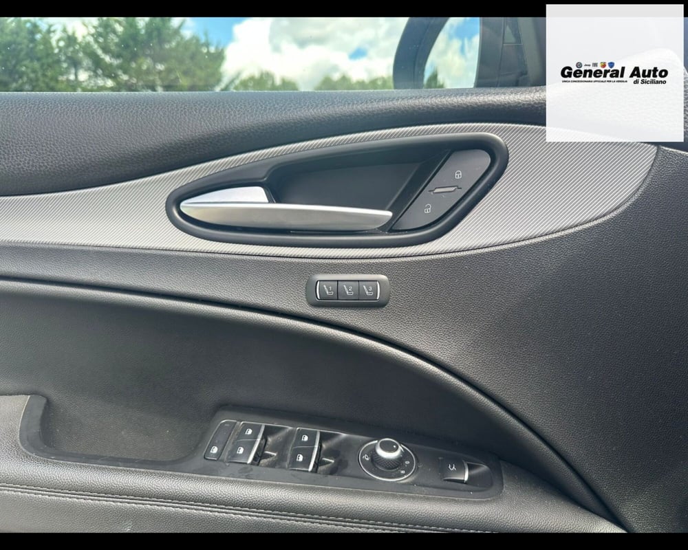 Alfa Romeo Stelvio usata a Lucca (17)