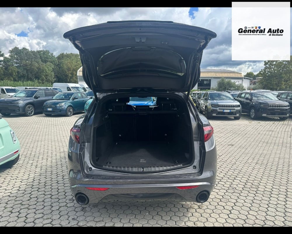 Alfa Romeo Stelvio usata a Lucca (7)