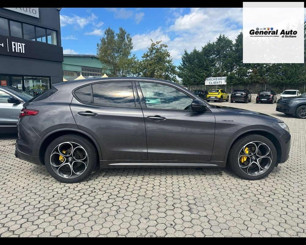 Alfa Romeo Stelvio usata a Lucca (9)