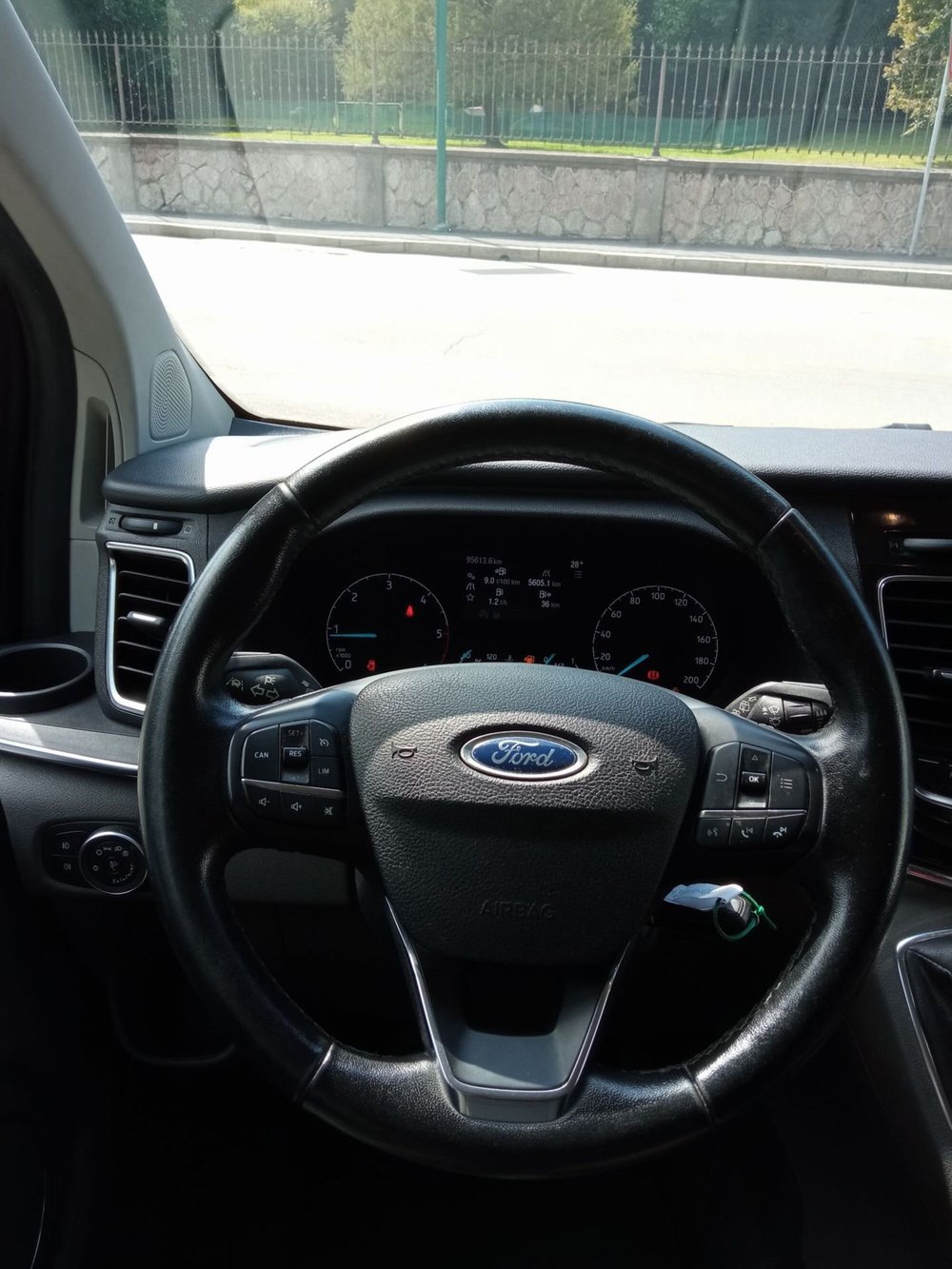 Ford Tourneo Custom usata a Novara (12)