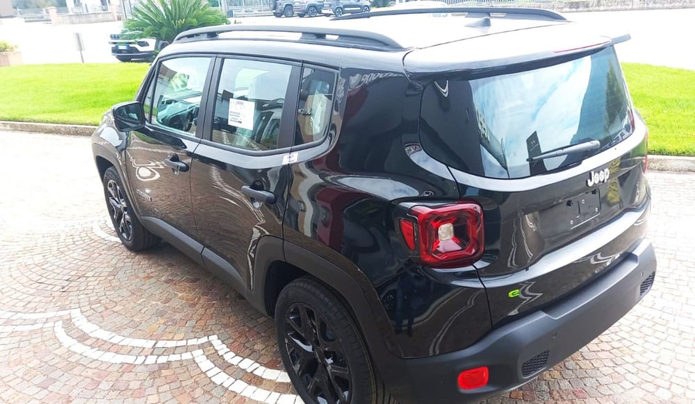 Jeep Renegade nuova a Benevento (16)