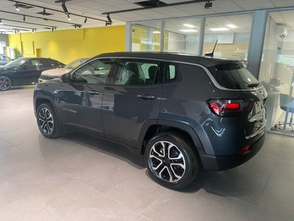 Jeep Compass nuova a Benevento (10)
