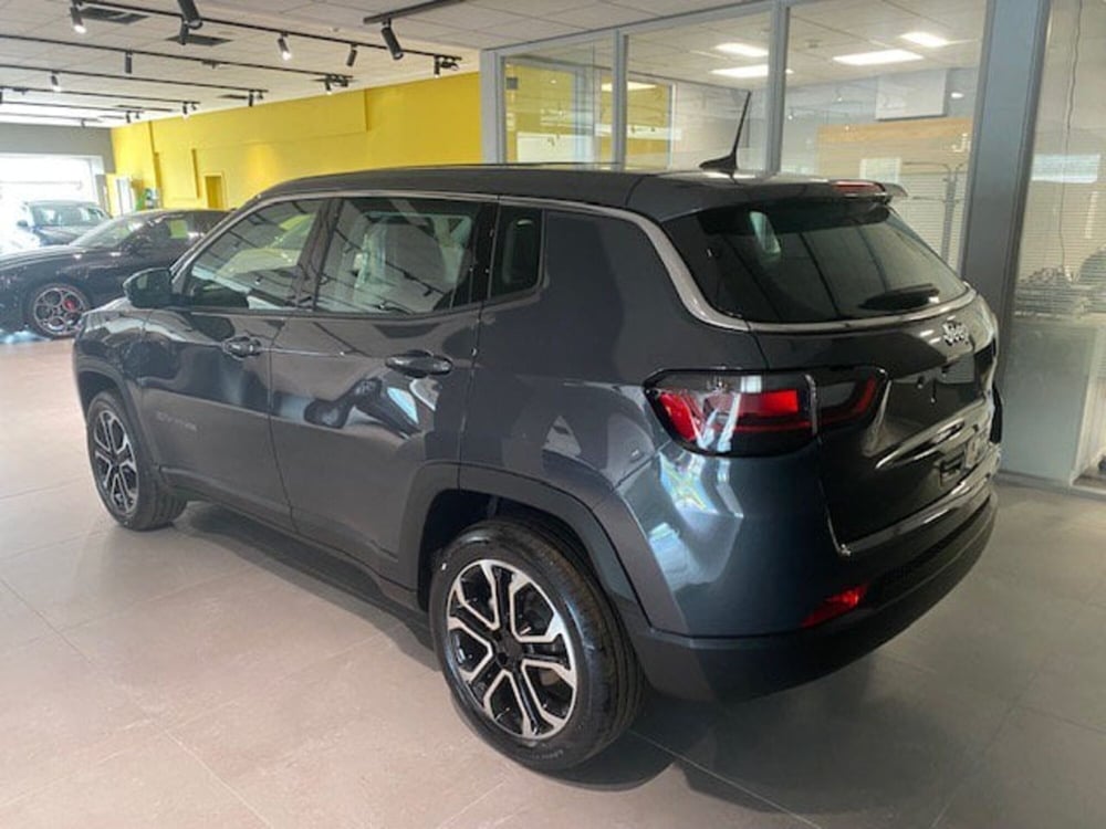 Jeep Compass nuova a Benevento (11)