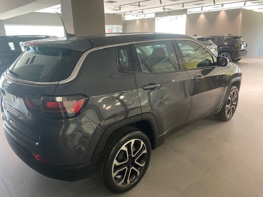Jeep Compass nuova a Benevento (14)