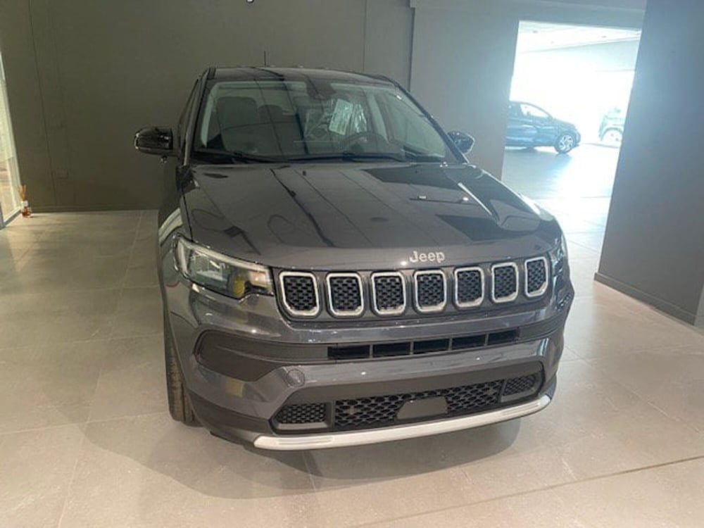 Jeep Compass nuova a Benevento (3)