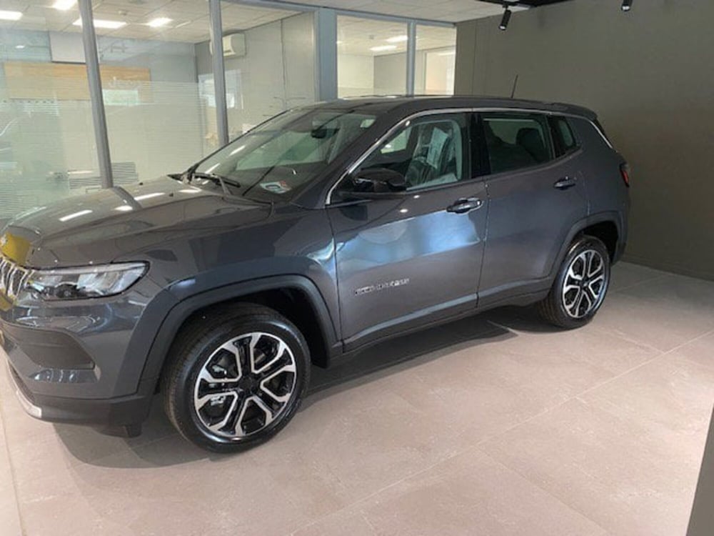 Jeep Compass nuova a Benevento (8)