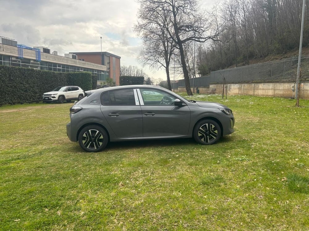 Peugeot 208 nuova a Salerno (11)