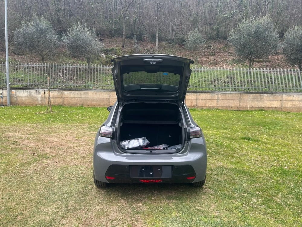 Peugeot 208 nuova a Salerno (13)