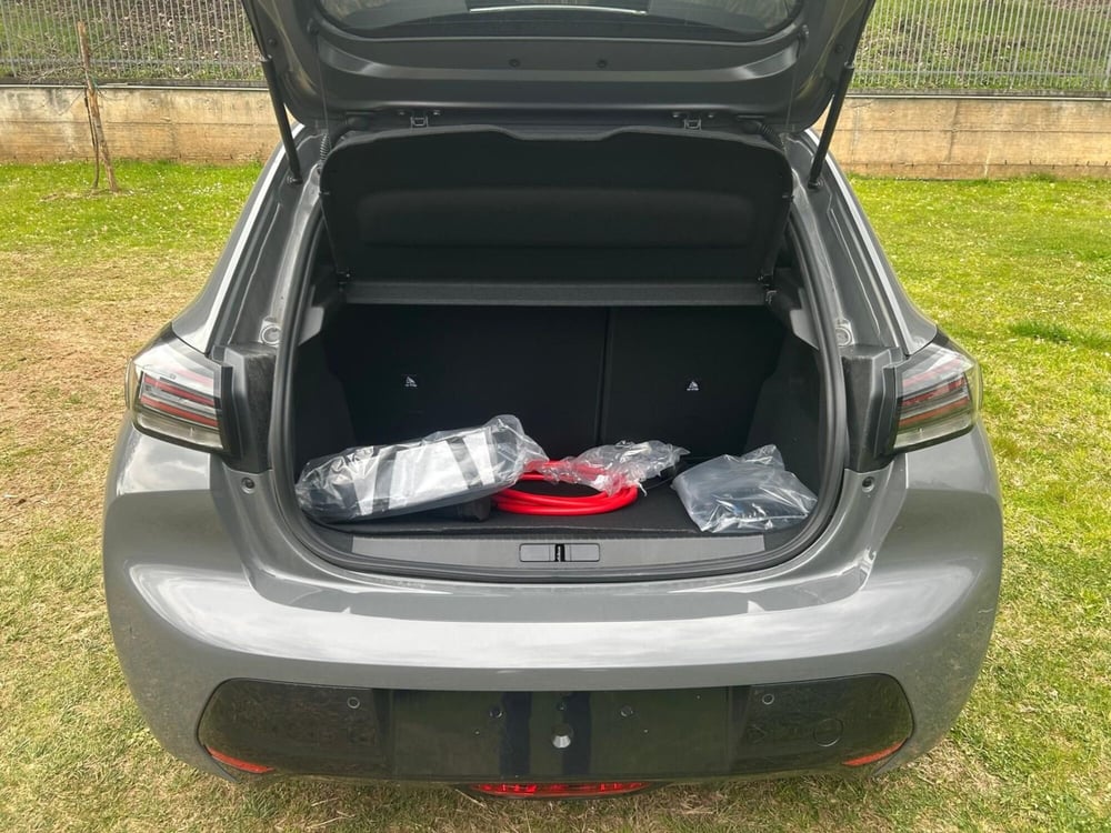 Peugeot 208 nuova a Salerno (14)