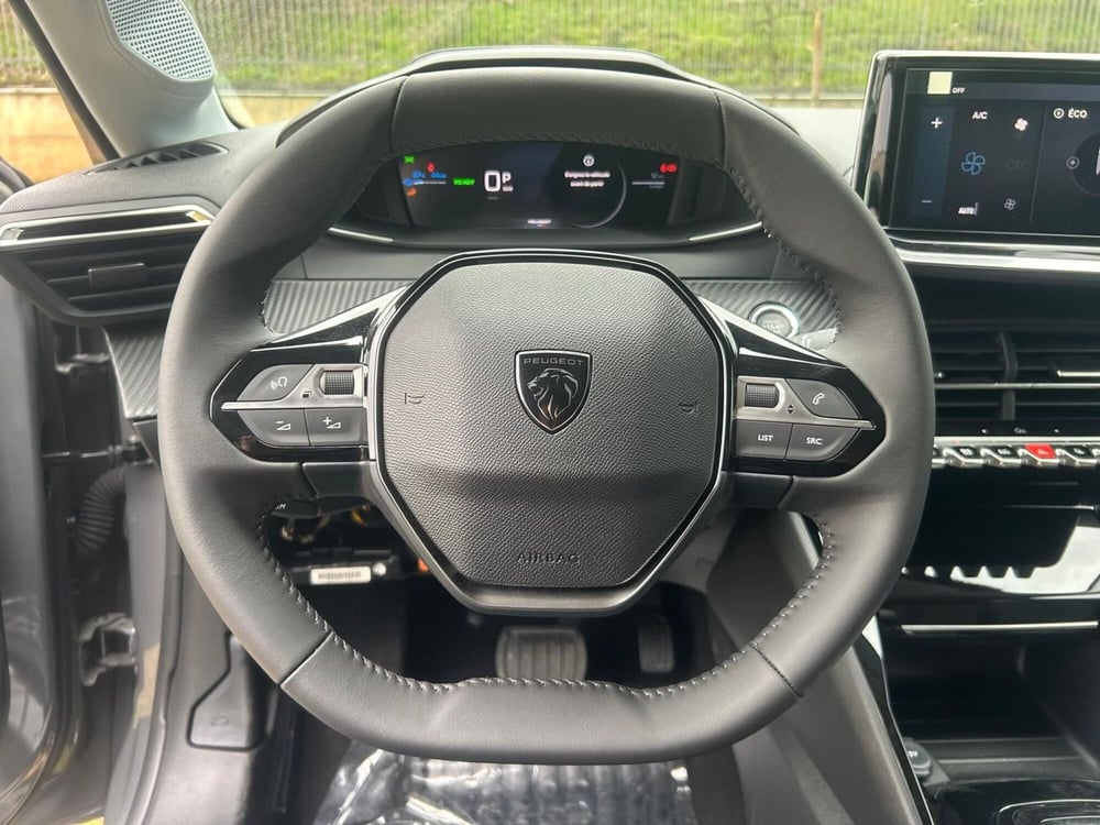 Peugeot 208 nuova a Salerno (17)