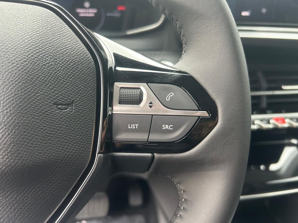 Peugeot 208 nuova a Salerno (19)