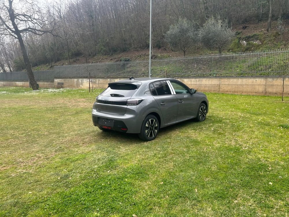 Peugeot 208 nuova a Salerno (3)