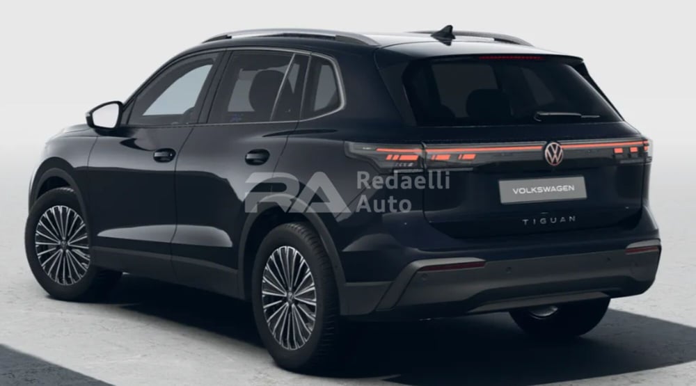Volkswagen Tiguan nuova a Lecco (3)