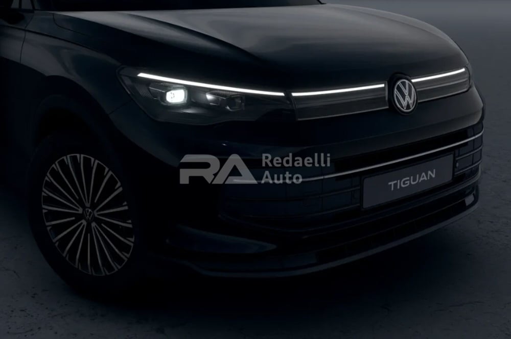 Volkswagen Tiguan nuova a Lecco (4)