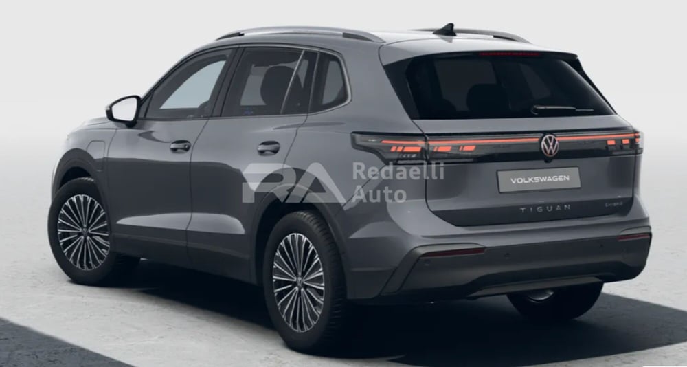 Volkswagen Tiguan nuova a Lecco (3)