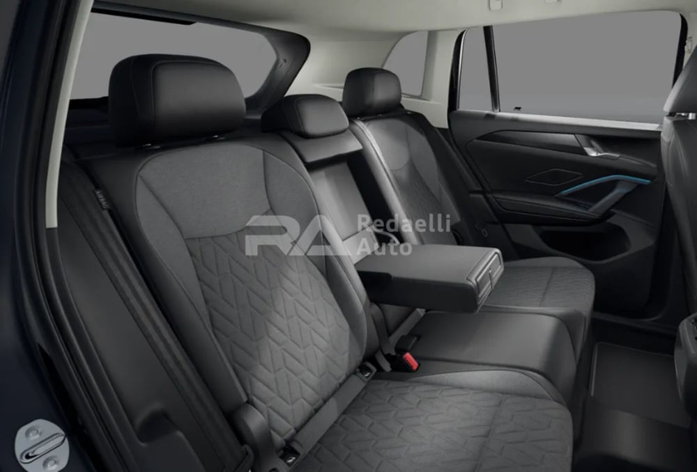 Volkswagen Tiguan nuova a Lecco (8)