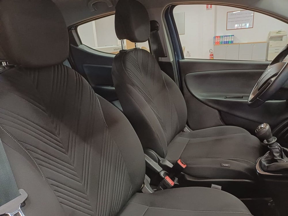 Lancia Ypsilon usata a Salerno (10)