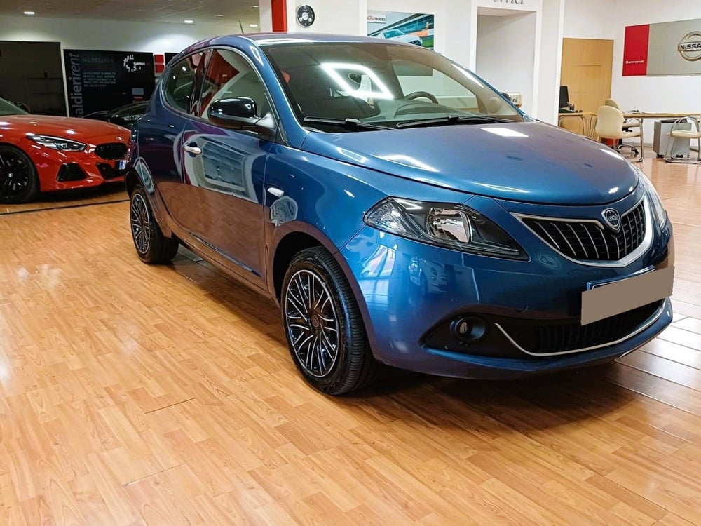 Lancia Ypsilon usata a Salerno (2)