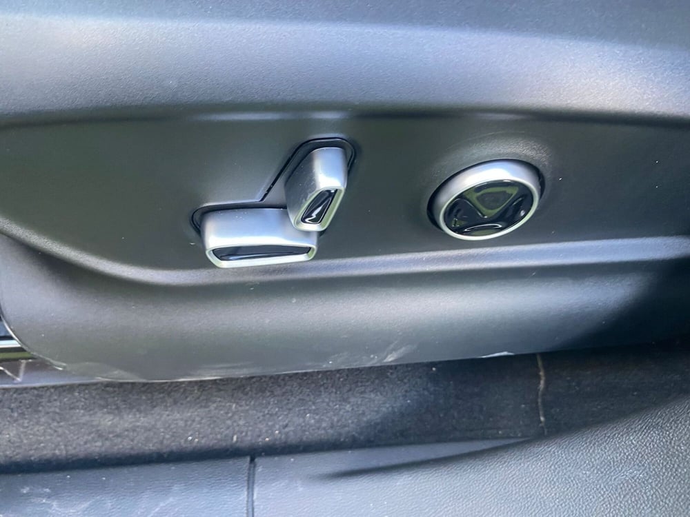 Maserati Grecale nuova a Salerno (20)