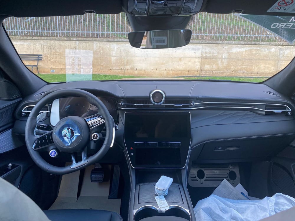 Maserati Grecale nuova a Salerno (5)