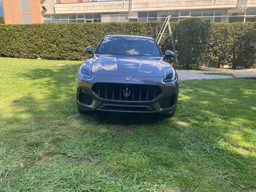 Maserati Grecale nuova a Salerno (9)