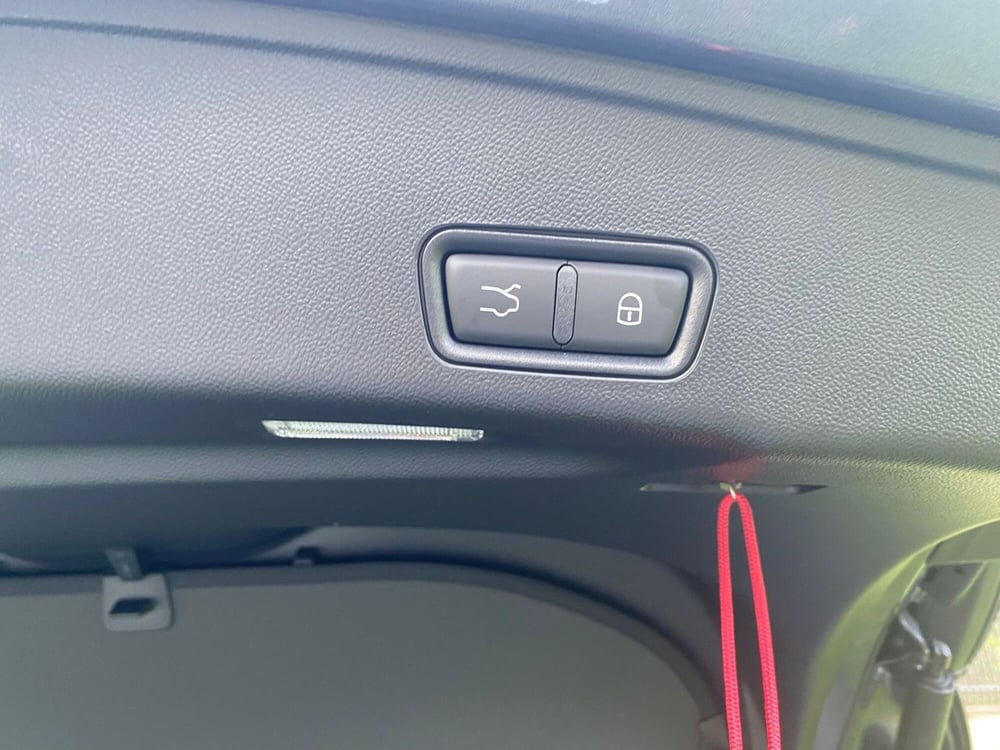 Maserati Grecale nuova a Salerno (14)