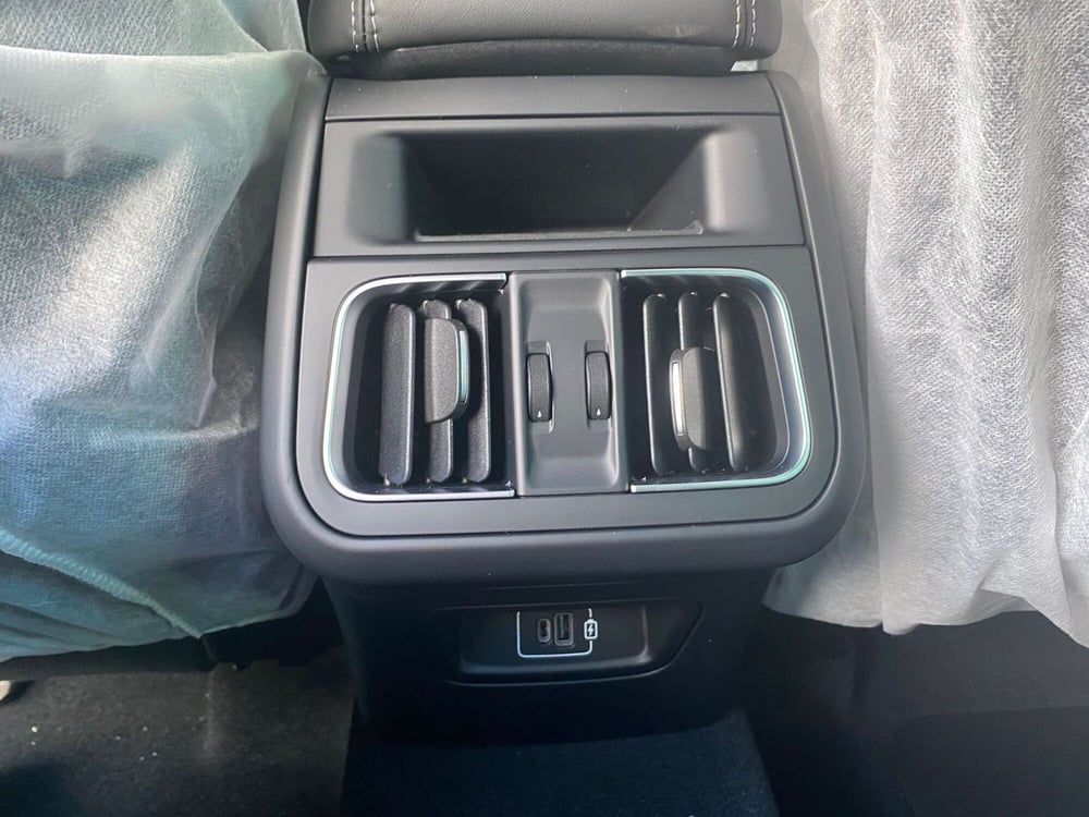 Maserati Grecale nuova a Salerno (17)
