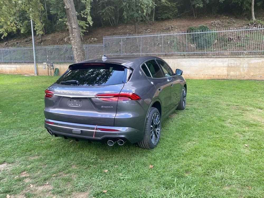 Maserati Grecale nuova a Salerno (3)