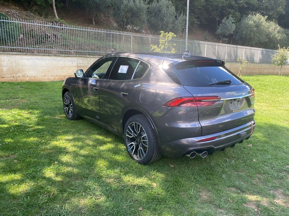Maserati Grecale nuova a Salerno (4)