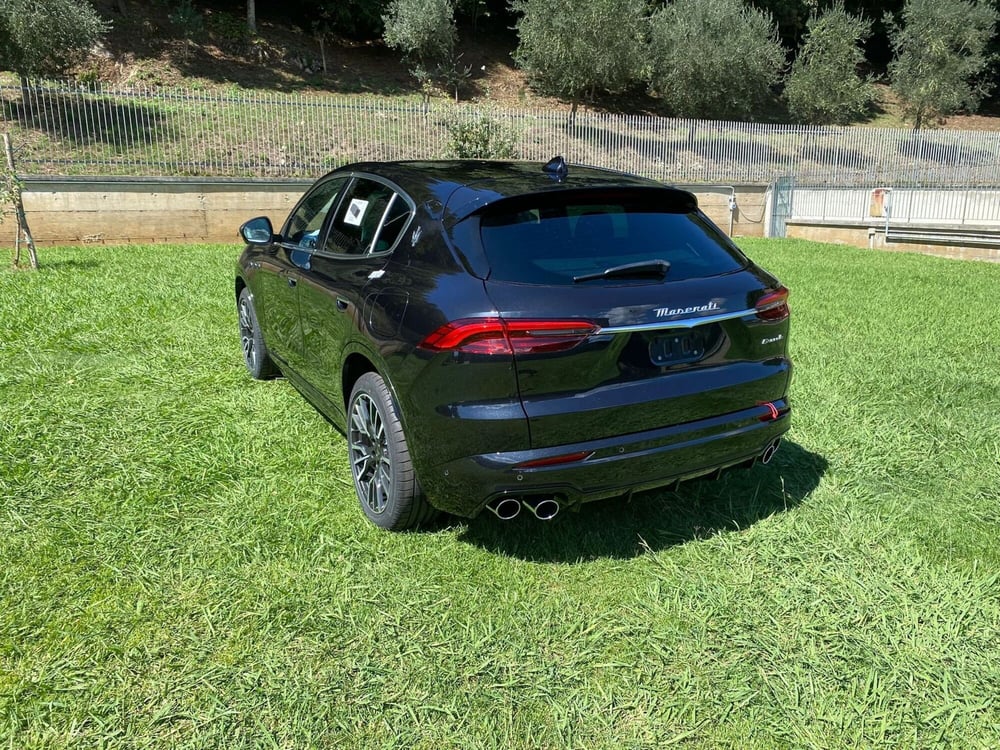 Maserati Grecale nuova a Salerno (4)